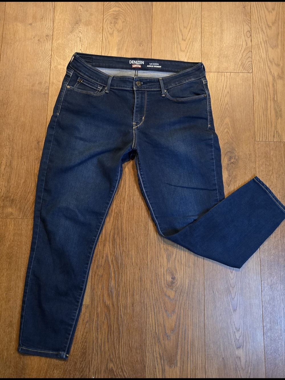 Denizen from Levi's Women's Dark Blue Skinny Jeans 38